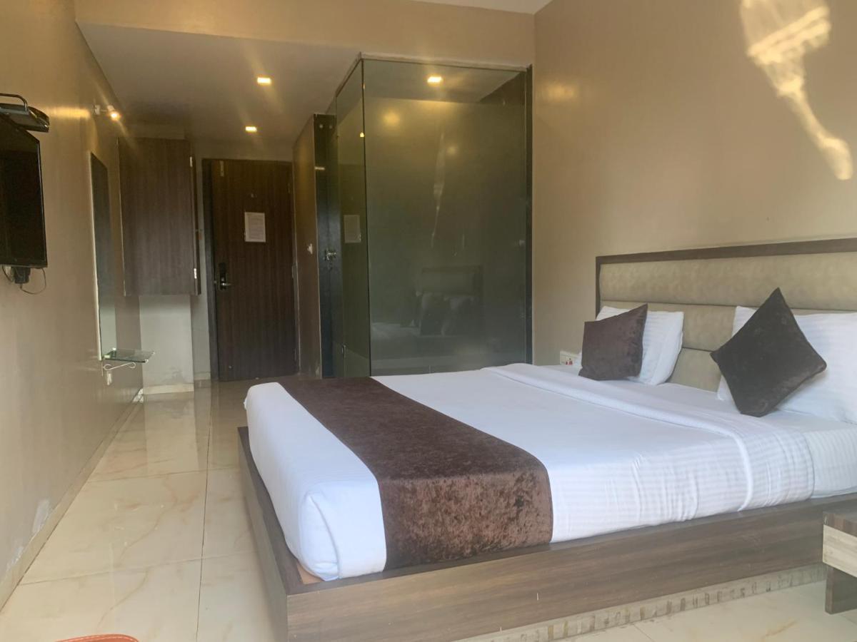 Hotel Merakee - Near Dahisar Mira Road Mumbai ภายนอก รูปภาพ