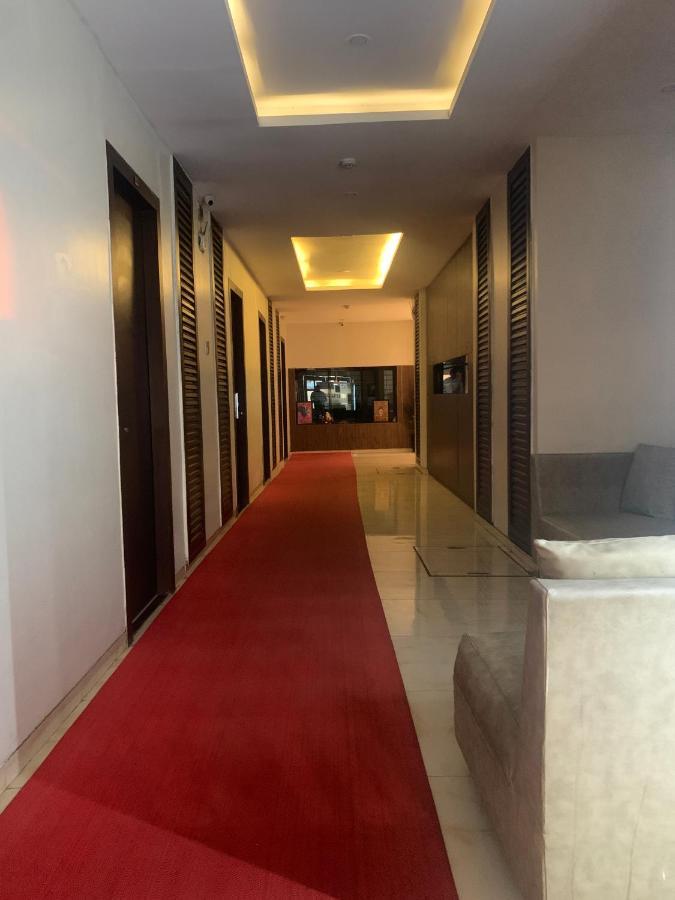 Hotel Merakee - Near Dahisar Mira Road Mumbai ภายนอก รูปภาพ