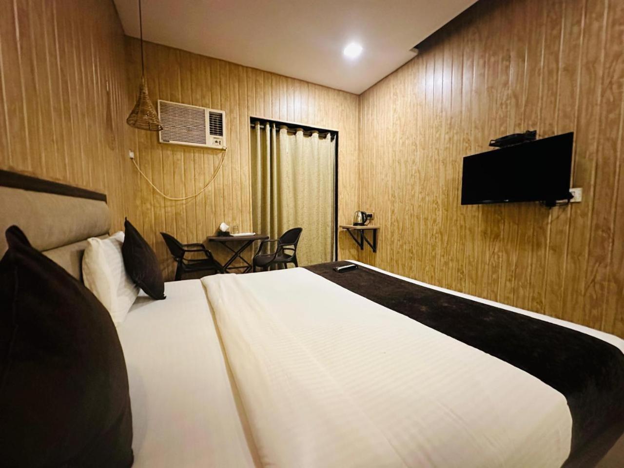 Hotel Merakee - Near Dahisar Mira Road Mumbai ภายนอก รูปภาพ